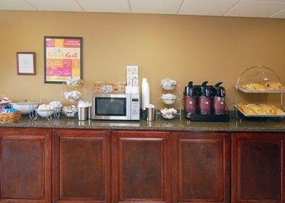Econo Lodge Inn & Suites Fort Rucker0
