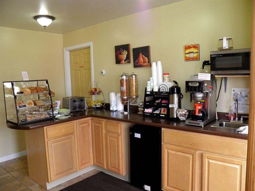 TRAVELERS INN1