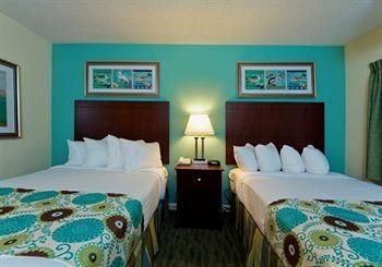 Beach Plaza Hotel2