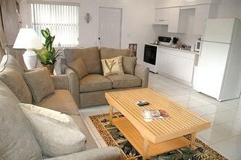 Pelican Place4