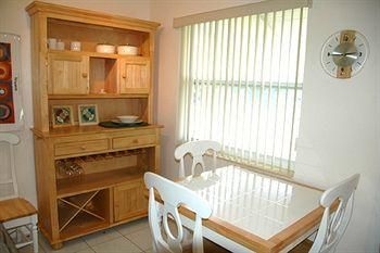 Pelican Place2