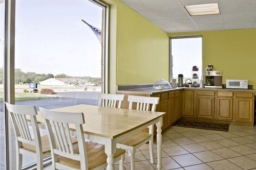 Royal Inn Crossville4