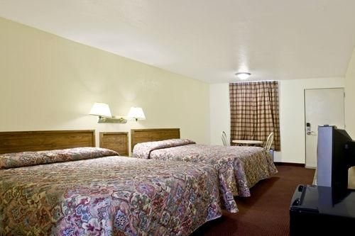 Royal Inn Crossville3
