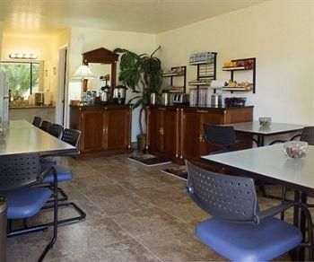 3 Palms Hotel1