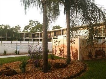 3 Palms Hotel4