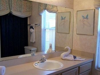 SUNSPLASH VACATION HOMES0