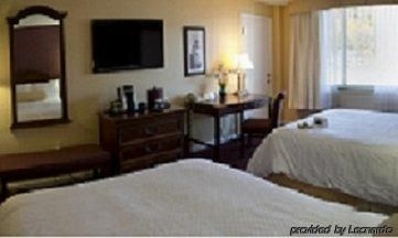 Capitol Plaza Hotel & Conference Center3