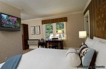 Capitol Plaza Hotel & Conference Center2