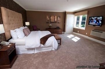 Capitol Plaza Hotel & Conference Center1