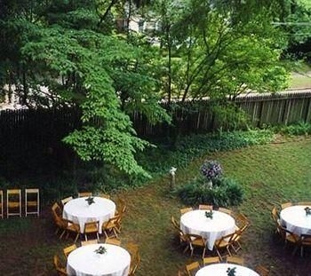 Claremont House Bed & Breakfast0