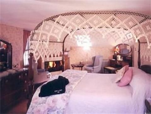 Thorncroft Inn3