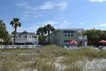 Schooner Hotel2
