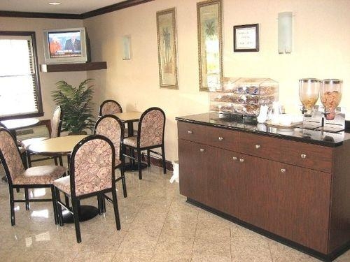 Yorktown Motor Lodge2