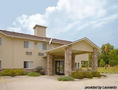 Super 8 Cresco IA3