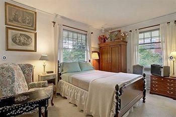 Bed And Breakfast On Broadway3
