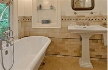 Bed And Breakfast On Broadway1