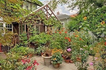 Bed And Breakfast On Broadway4
