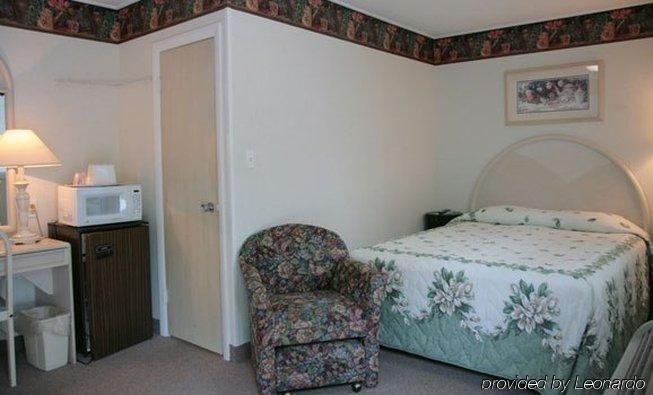 Falmouth Heights Motor Lodge2