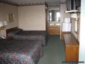 Lighthouse Inn Motel2