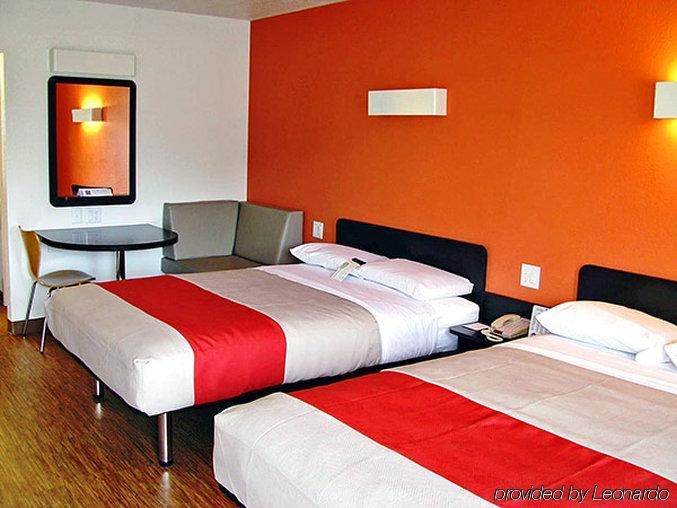 Motel 6 Youngstown Oh3