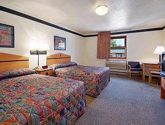 Super 8 Motel - Atlantic0