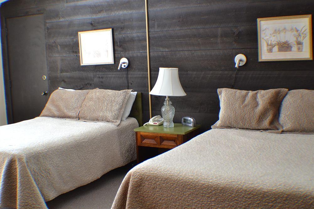 Toll Road Inn1