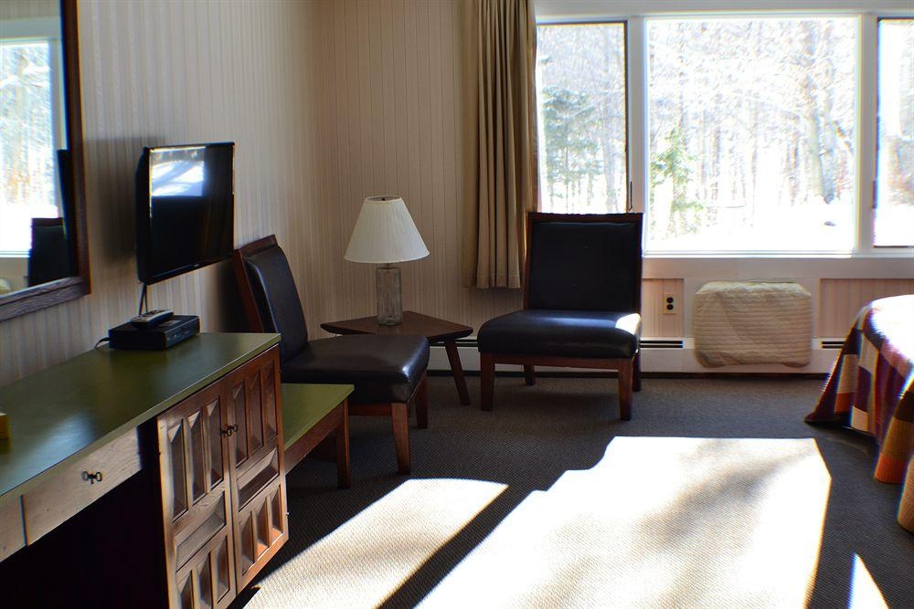 Toll Road Inn2