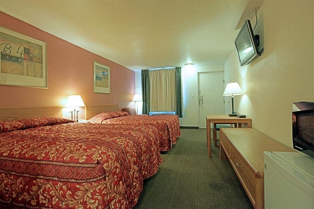 Americas Best Value Inn/Salina4