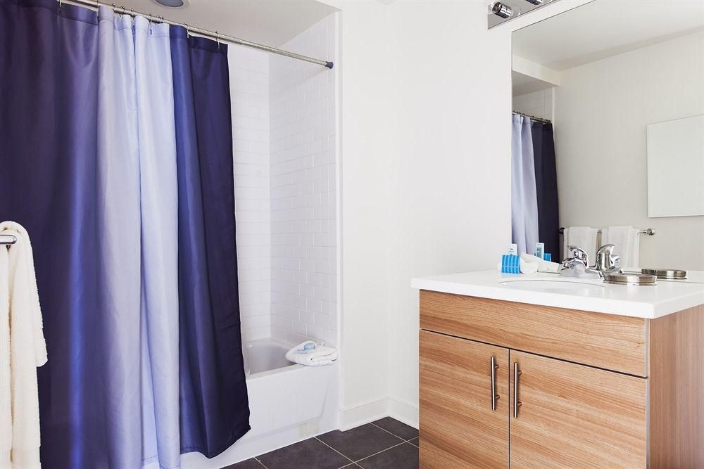 Sky City Apartment at 9 Regent1