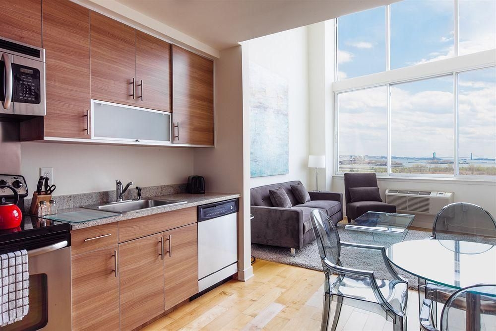 Sky City Apartment at 9 Regent0