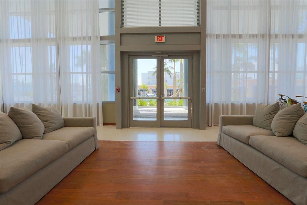Pelican Stay Furnished Apartments in Monte Carlo Miami Beach0