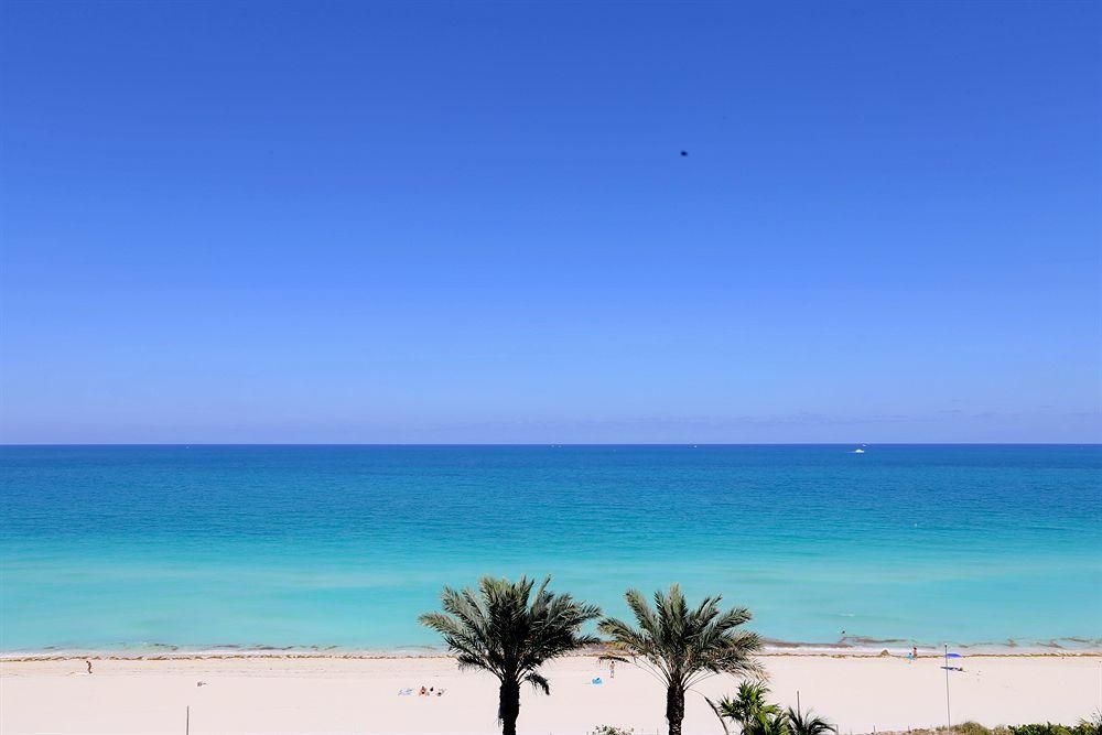 Pelican Stay Furnished Apartments in Monte Carlo Miami Beach4