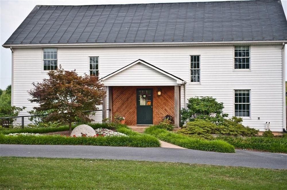 Inn at Old Virginia4