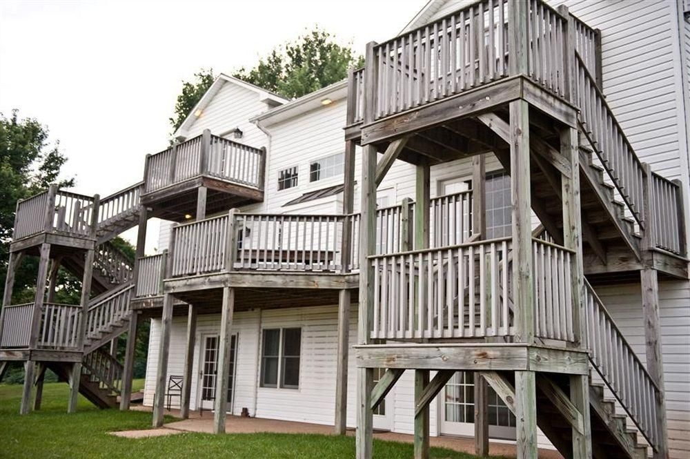 Inn at Old Virginia2