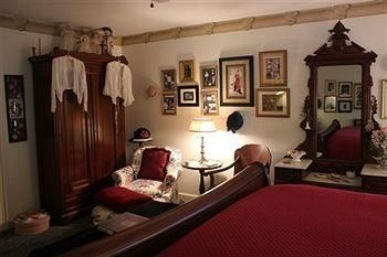 Red Bluff Cottage Bed & Breakfast2