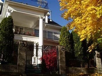 Mozart Guest House3