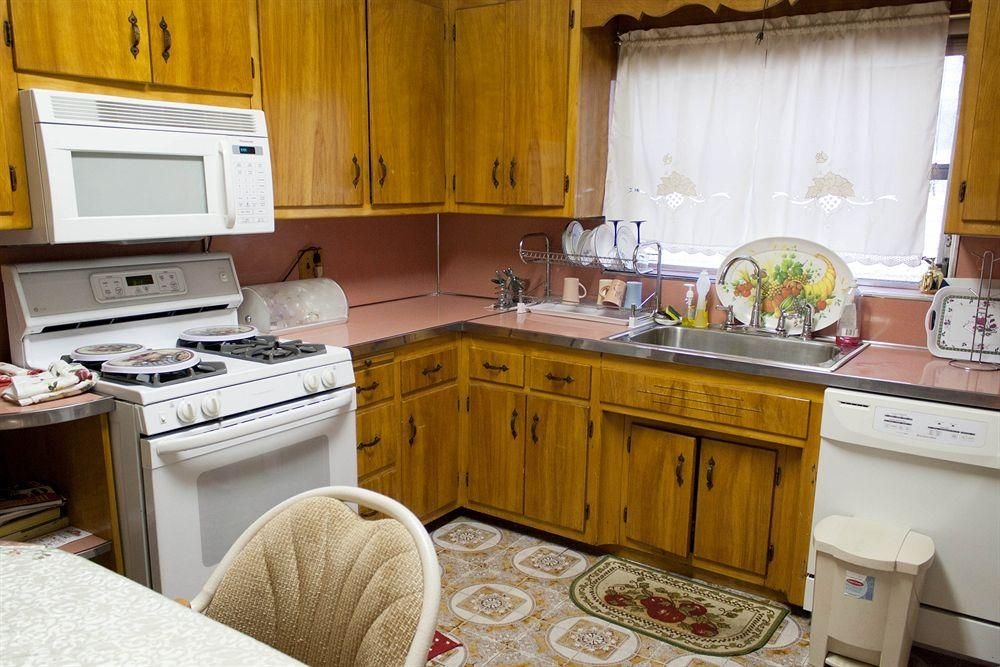 Eve's Place1