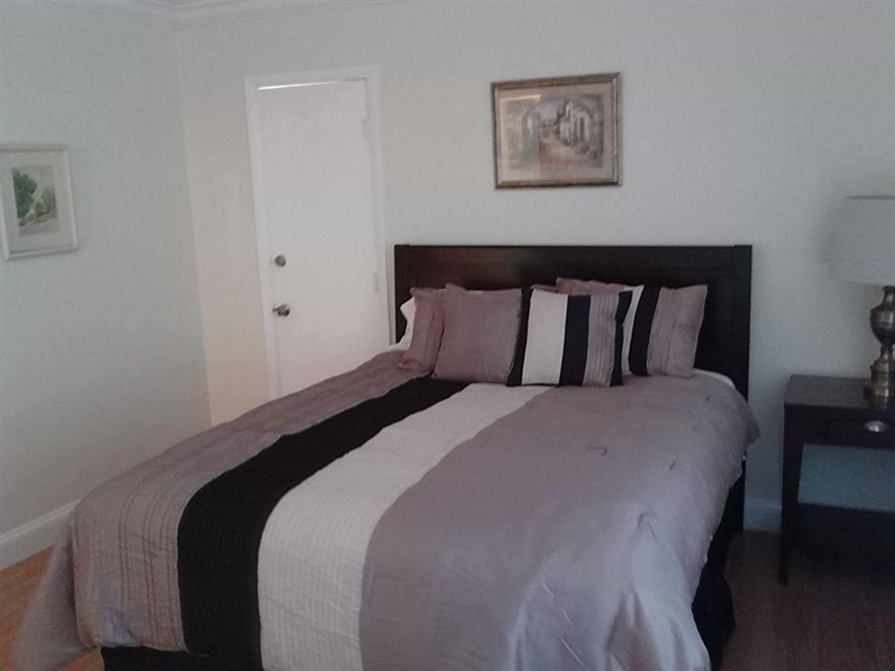 Eamon James Apartments1