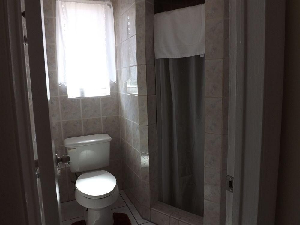 Eamon James Apartments4