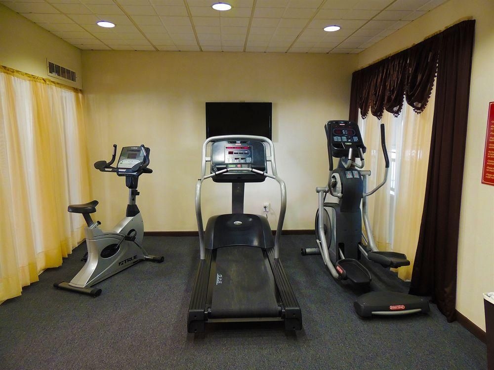 Lancaster Budget Host Inn & Suites3