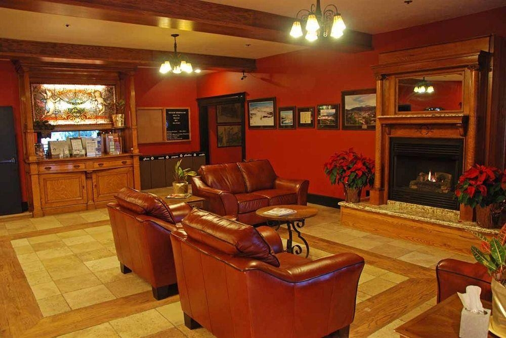 Treasure Mountain Inn0