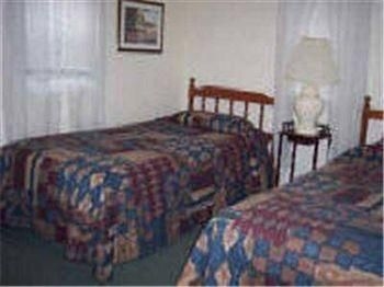 Kennebunk Gallery Motel & Cottages0