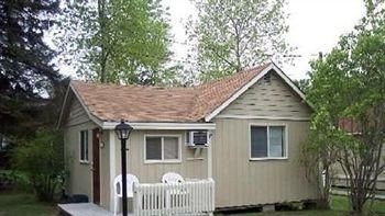 Kennebunk Gallery Motel & Cottages4