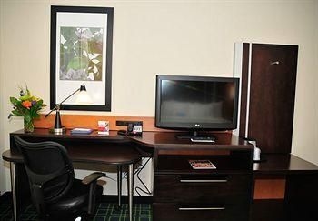 Fairfield Inn & Suites Cedar Rapids1