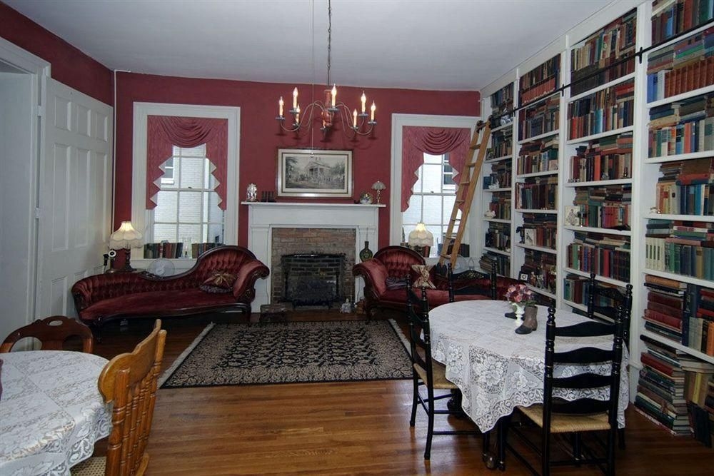 Hall Place Bed and Breakfast3