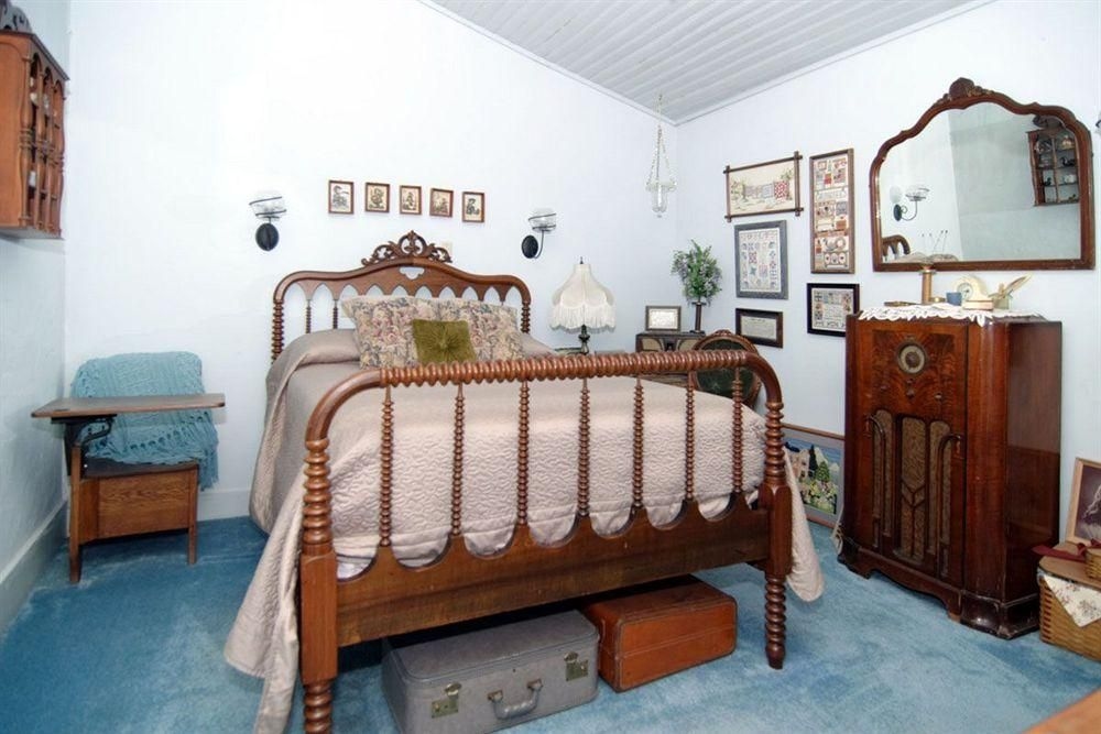 Hall Place Bed and Breakfast2