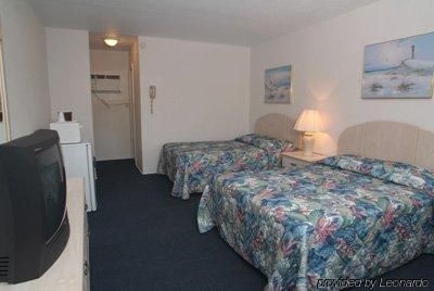 Quarterdeck Motel3