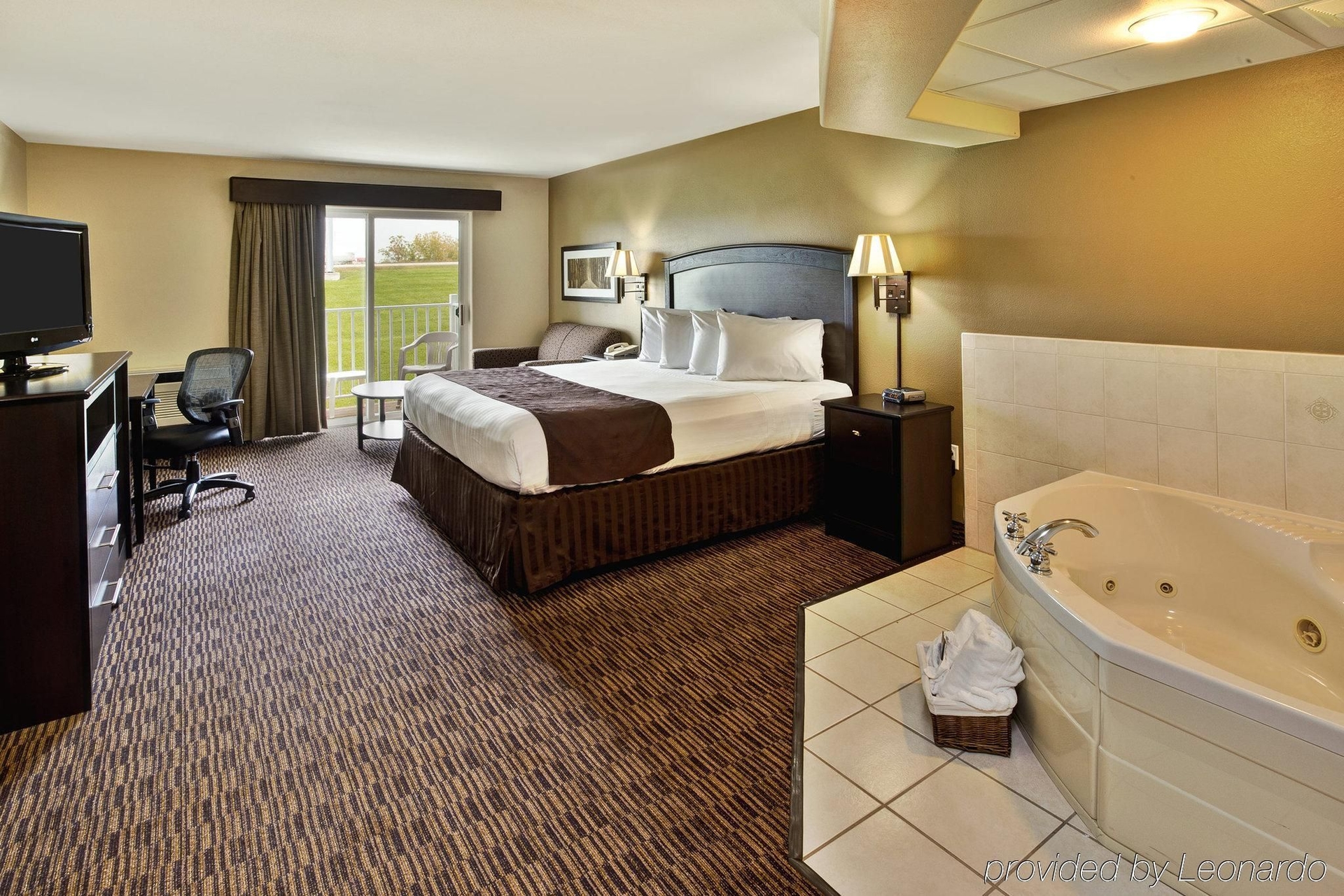 AmericInn Lodge & Suites Beaver Dam2