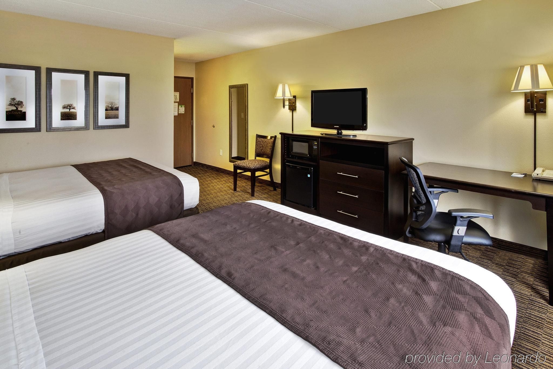 AmericInn Lodge & Suites Beaver Dam1