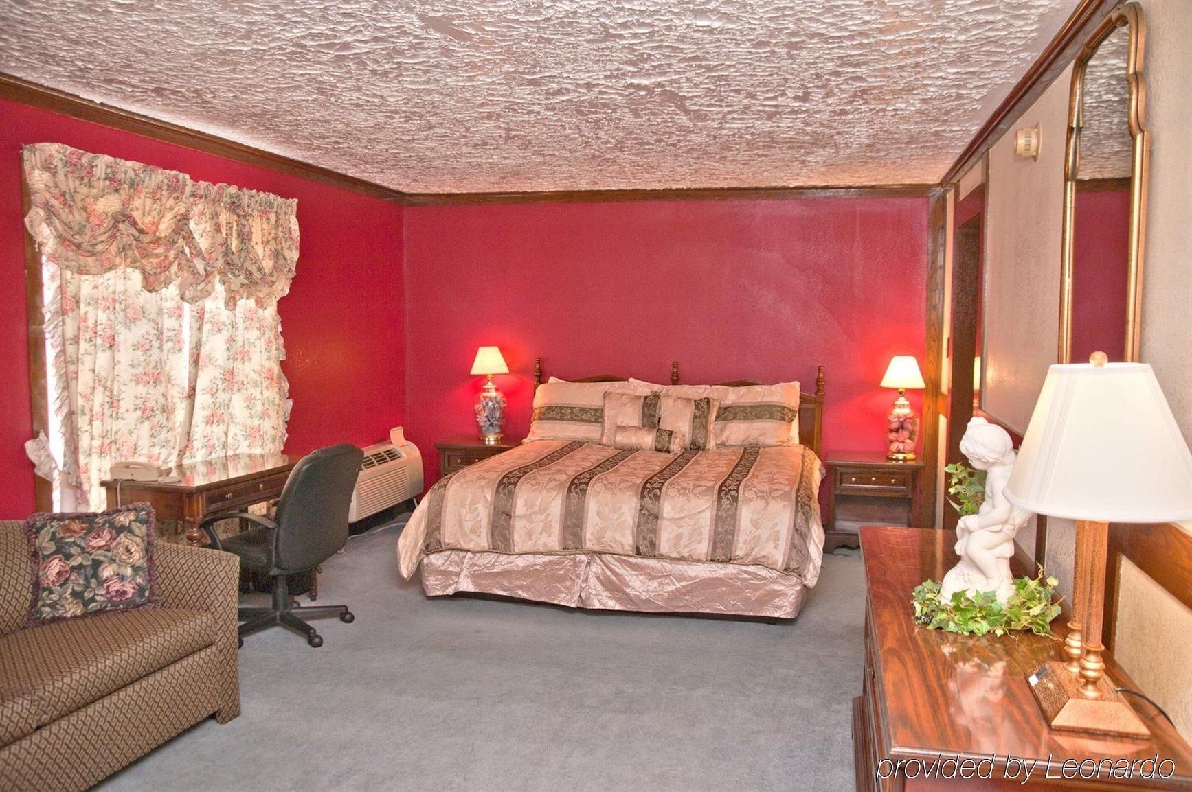 Victorian Inn & Suites4